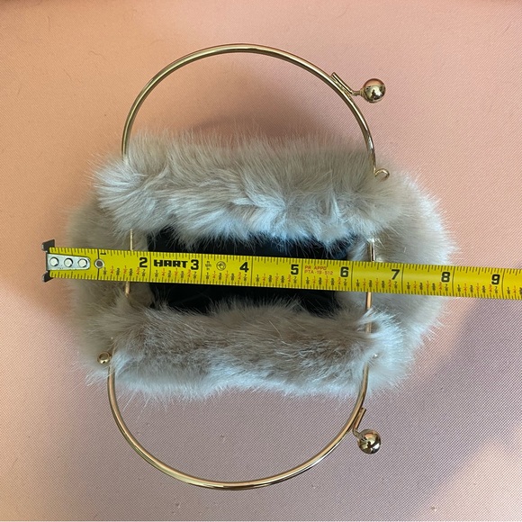 Chic Faux Fur Purse with Ball Clasp Fastening - Picture 8 of 8